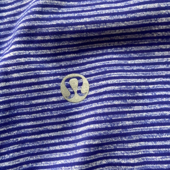 Lululemon Blue Stripped CrossBack Adjustable Strap size 6 - Picture 13 of 17